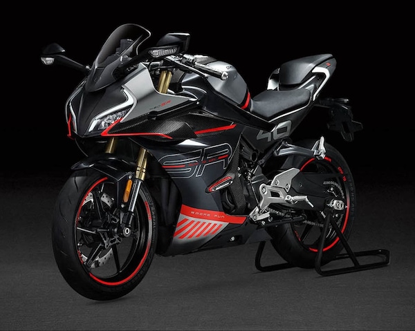 CF Moto: la SR450 potrebbe avere una sorella tre cilindri 675