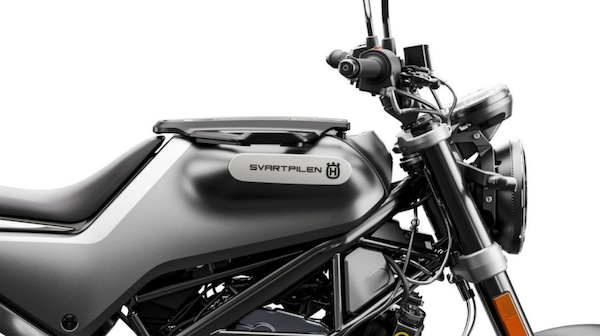 Husqvarna Svartpilen e Vitplen tornano con motore bicilindrico: prime foto