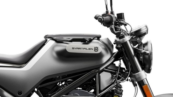 Husqvarna Svartpilen e Vitplen tornano con motore bicilindrico: prime foto