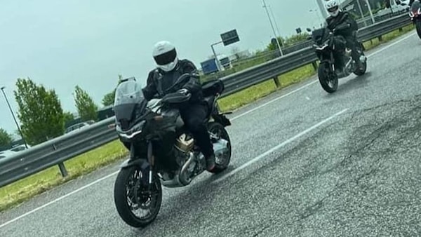 Stelvio: le prime foto della prossima Maxi Enduro di Moto Guzzi