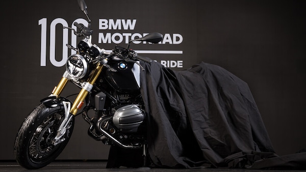 BMW: ecco le nuove R 18 Roctane e R 12 (l'erede della nineT)