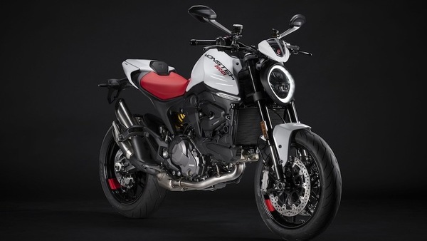 Ducati, livrea Iceberg White per il Monster