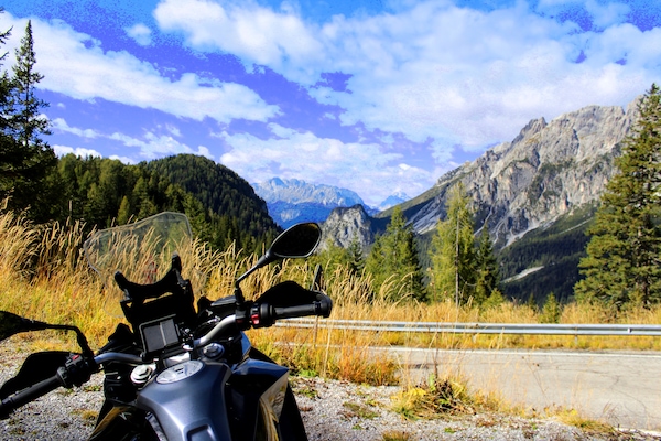 Tour in moto: dove andare nel mese di giugno da soli o in due