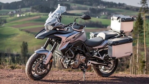 QJ Motor, la novità SRT 700 arriverà in doppia versione