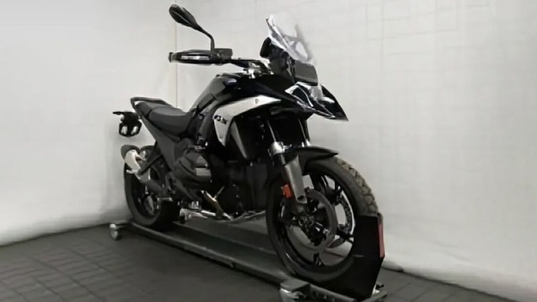 BMW R 1300 GS: eccola a volto scoperto