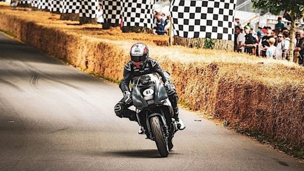 Yamaha XSR 900 DB40, a Goodwood omaggio al Deltabox