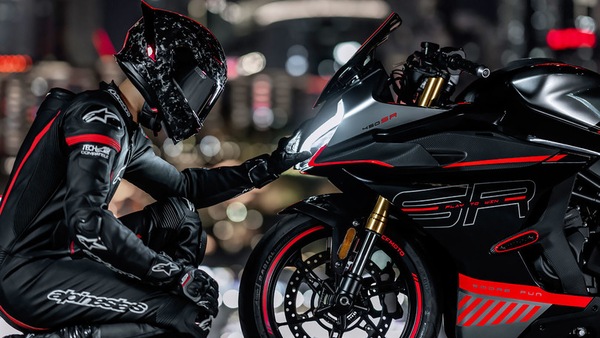 La rinascita delle piccole sportive 400 sta riportando i giovani in moto