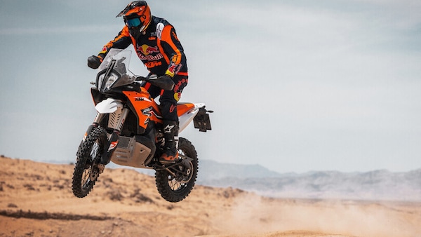 KTM 890 Adventure R Rally : l'avventura a tinte forti