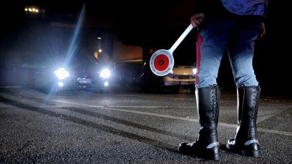 Codice della Strada: stretta su smartphone, alcool e droghe