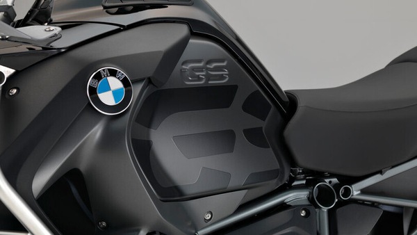 BMW: temporaneo stop alle vendite di moto a benzina in USA e Canada