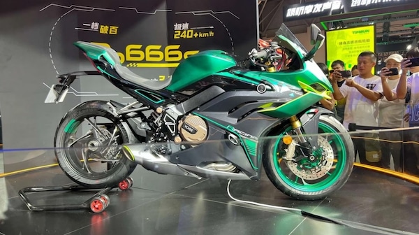Voge, ecco la RR 666 S: media quattro cilindri... indiavolata