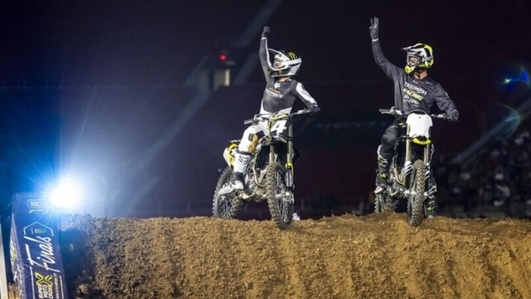 Triumph MX 250: passerella al SuperMotocross con Stanton e Carmichael