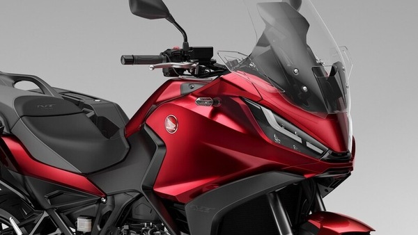 Honda: comodità, efficienza e nuovi colori per la NT1100 2024
