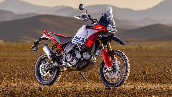 Ducati, la DesertX alza l'asticella in off-road con la Rally