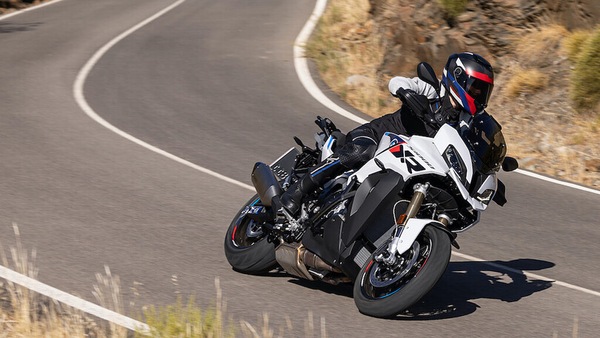 Nuova BMW S 1000 XR: viaggiare sportivo