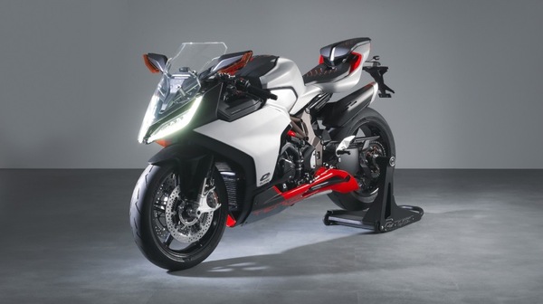 QJMotor, ad EICMA spazio alle stradali e alla sportiva SRK1000 RC