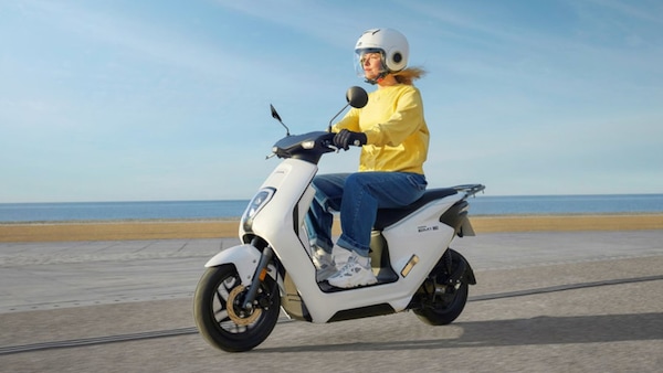 Honda, la svolta elettrica entro il 2030