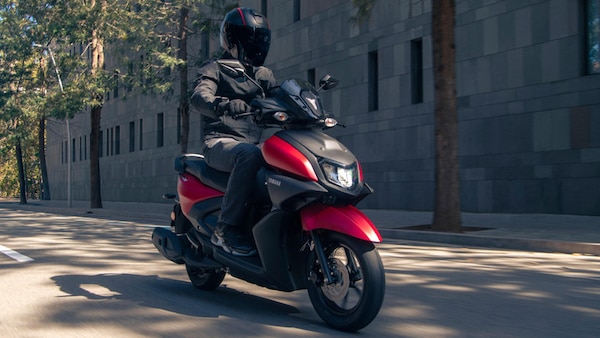 Yamaha, nuovo RayZR: scooter leggero e scattante da città