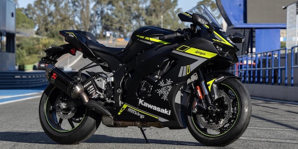 Kawasaki Ninja ZX-10RR Winter Test 2024: nel prezzo c'è anche Bassani