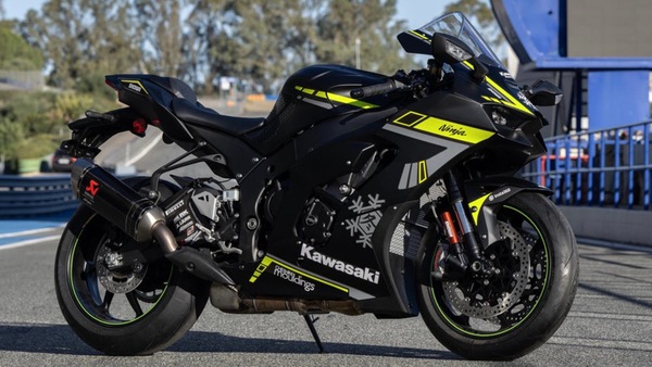 Kawasaki Ninja ZX-10RR Winter Test 2024: nel prezzo c'è anche Bassani