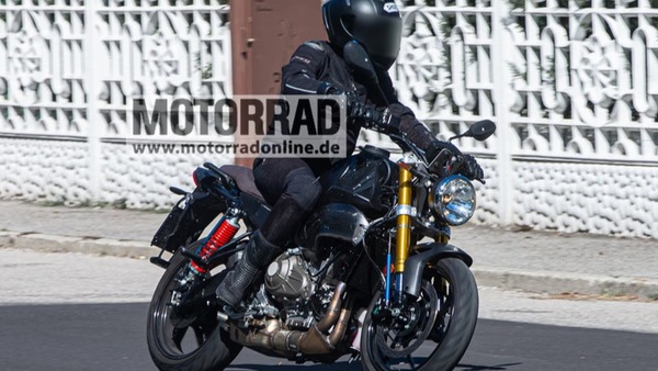 Foto Spia: una nuova moto con motore 457 Aprilia... o è una Moto Guzzi?