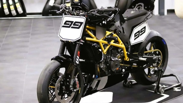 Krämer Super Hooligan Concept, una naked in salsa KTM