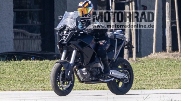 KTM, scatti rubati in Austria: ma quella è una SMT 1390?