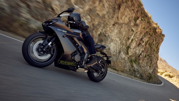 Triumph Daytona 660: il ritorno di un nome storico