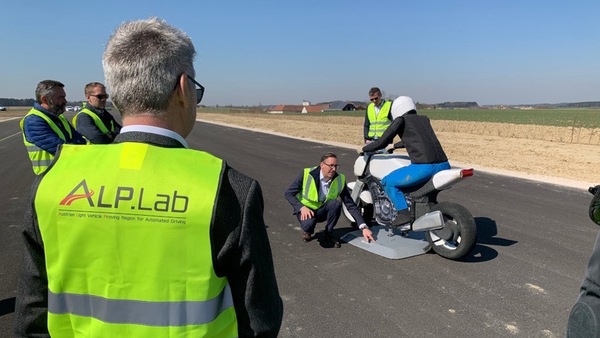 Un robot motociclista ci salverà