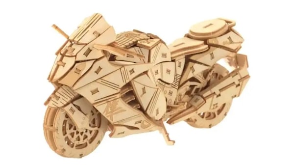 Suzuki Hayabusa, l'arte del kigumi dà vita ad un modellino unico