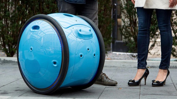 Piaggio Fast Forward presenta Kilo, il robot con tecnologia smart following