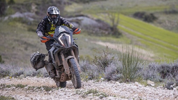 Mytech presenta delle nuove valigie da moto per la festa del papà