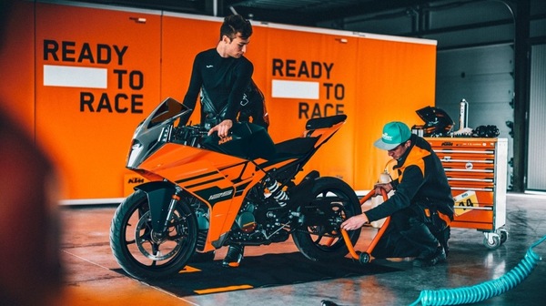 KTM, prendono il via gli Orange Days