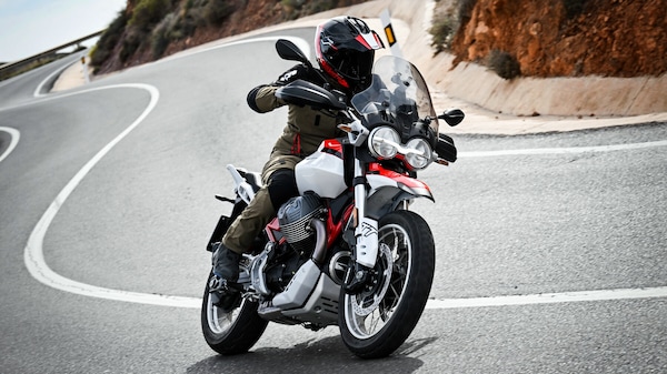 Test Moto Guzzi V85 Strada, V85 TT E V85 TT Travel
