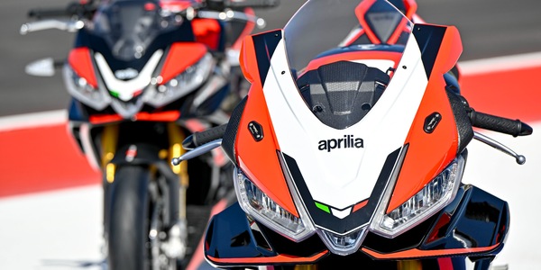 Aprilia, RSV4 e Tuono V4: presentata la nuova livrea speciale SE-09 SBK