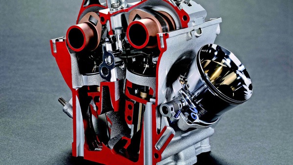 Motore MotoGP vs Serie: quali differenze per un... tagliando?