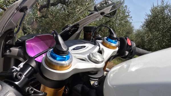 Motociclisti e Social, occhio a ciò che si legge: tra errori e falsi miti