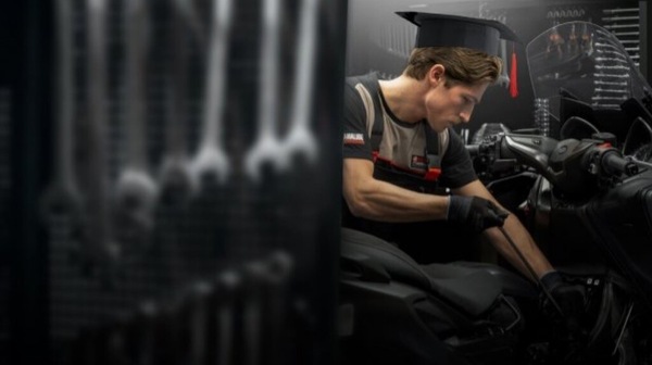 Come diventare meccanici moto qualificati con Yamaha