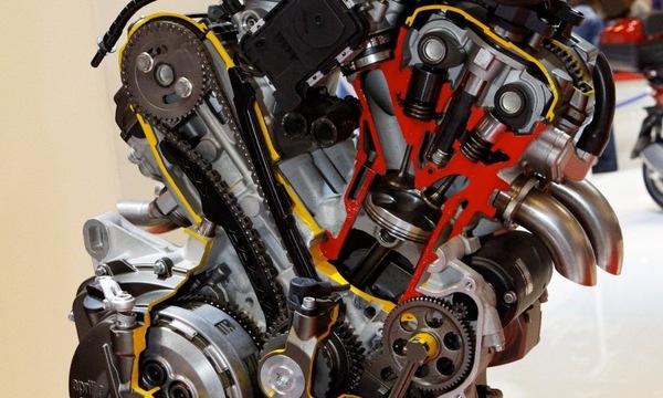 Stop ai motori termici: l'Europa rivede i suoi piani