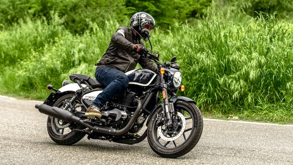 Prova Royal Enfield Shotgun 650: personalità esotica