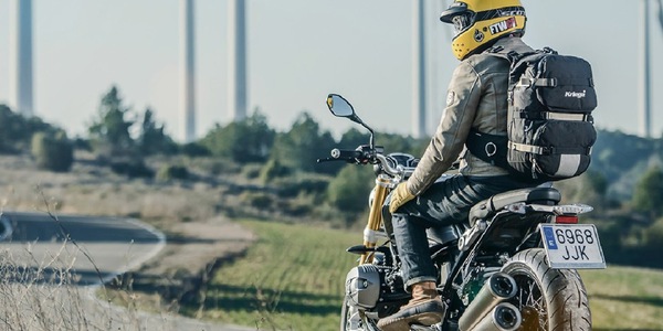 In moto zaino in spalla: i consigli per viaggiare leggeri
