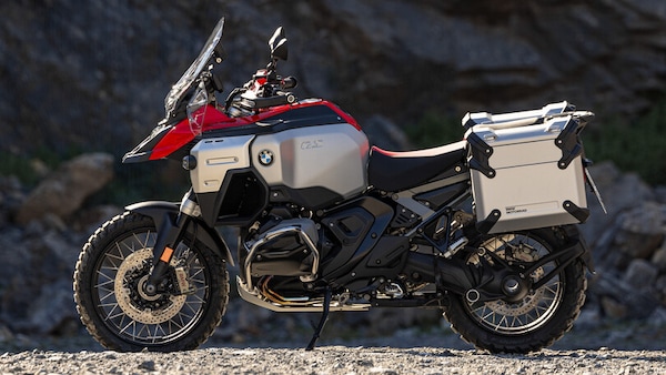 BMW R 1300 GS Adventure 2025: Ma non è un po' "troppo"?
