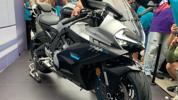 Cfmoto 675 SR-R, in diretta dalla Cina