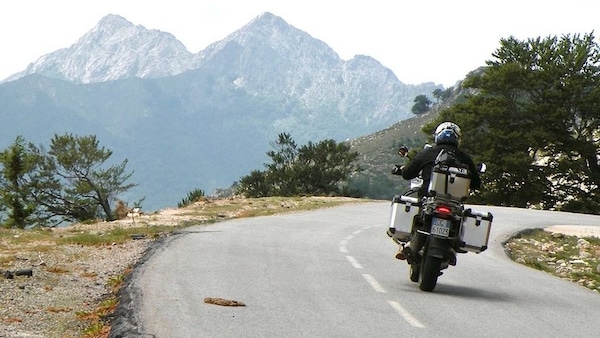 Vacanze in moto: le 10 cose da fare per organizzare un viaggio last minute