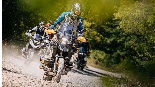 Mercato moto agosto: non cala la voglia di adventure