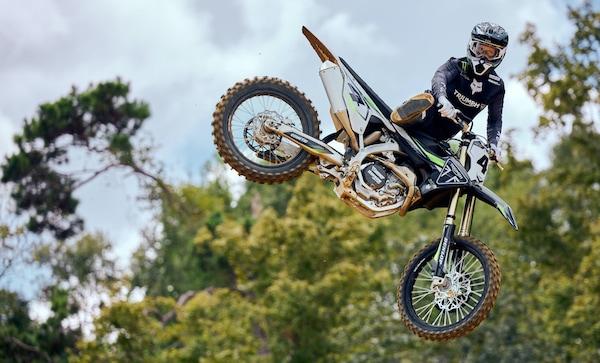 Triumph: Ricky Carmichael battezza la nuova TF 450-RC Edition