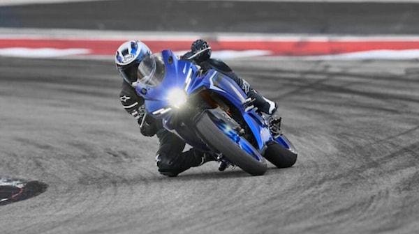 Yamaha aggiorna la R3: novità per la piccola Supersport
