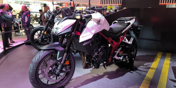 La Honda CB750 Hornet ha cambiato faccia