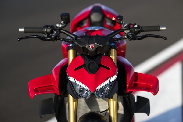 Ducati Streetfighter V4 2025: un po' Joker, un po'... Batman