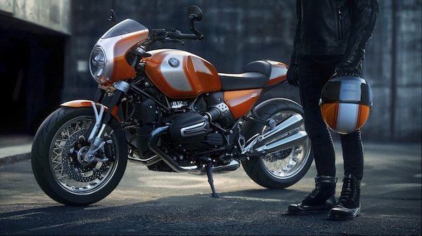 BMW omaggia la sua storia con la speciale R 12 S